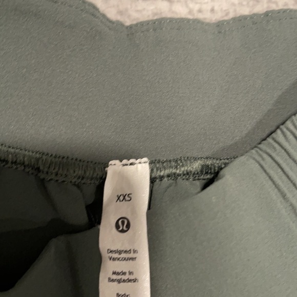 Lululemon Stretch Woven Relaxed-Fit High-Rise Short 4" size XXS - Picture 5 of 9
